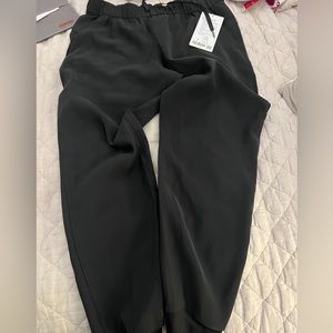 NWT Lululemon On the Fly Jogger, Size 8, Blk